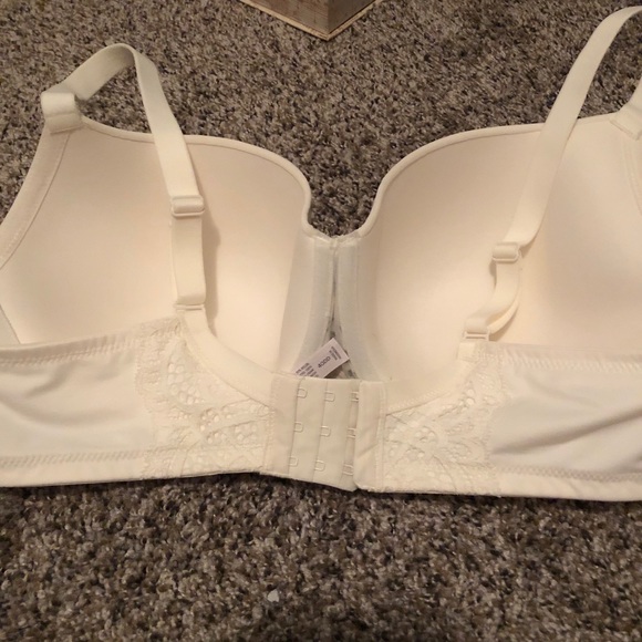 White Bra - Picture 3 of 5